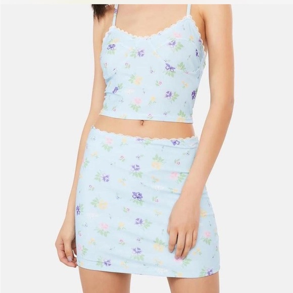 O-Mighty Flower Power Baby Blue Floral Mini Skirt Size Medium - Picture 2 of 11